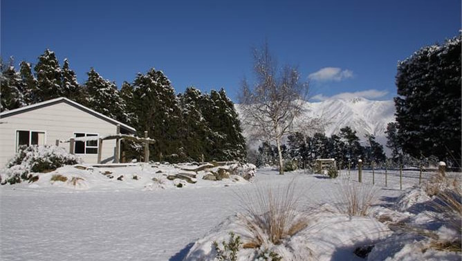 Benlea Cottage in winter